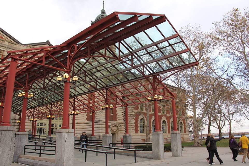 Ingresso dell'edificio principale di Ellis Island