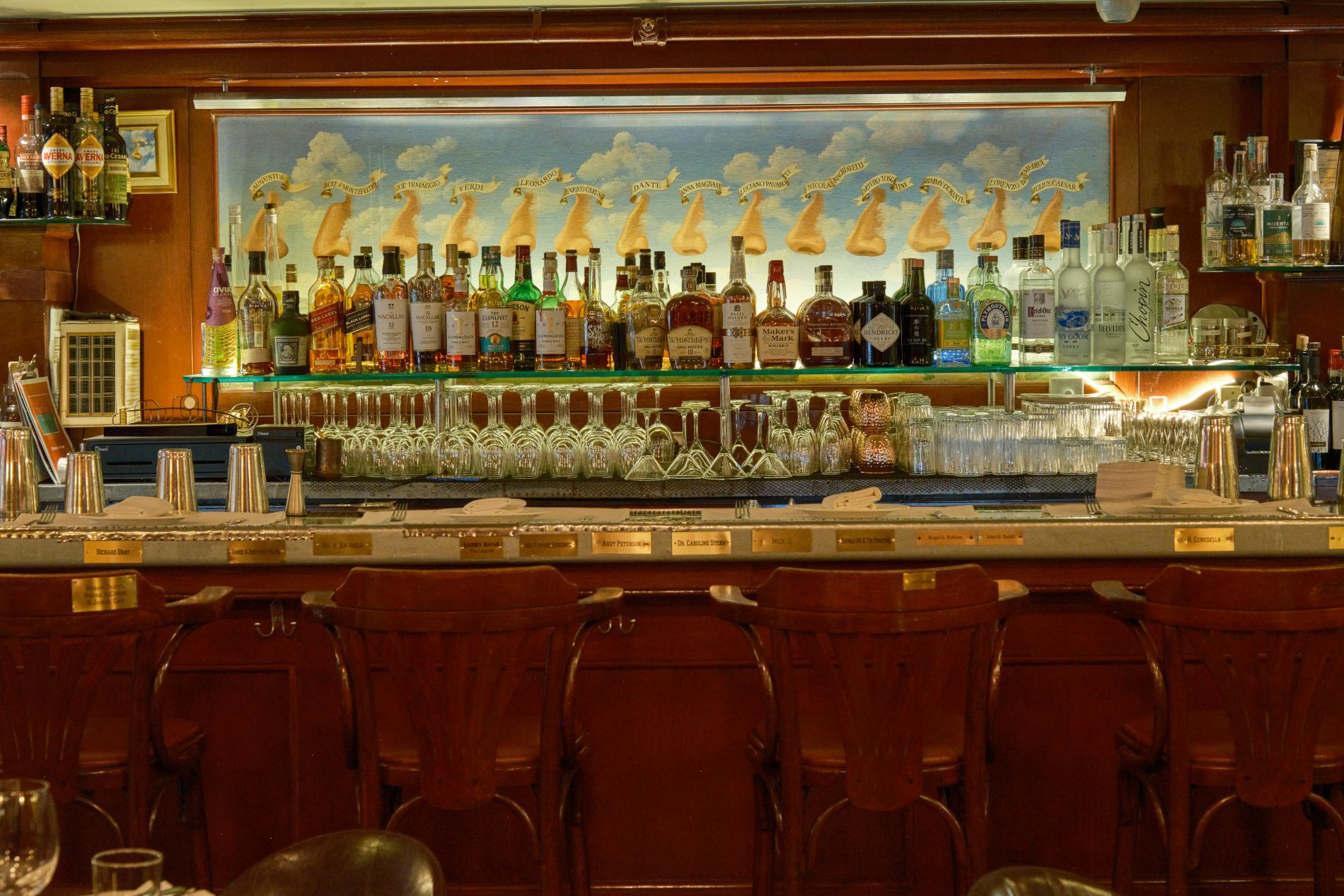 Bar du restaurant italien Trattoria Dell' Arte à New York
