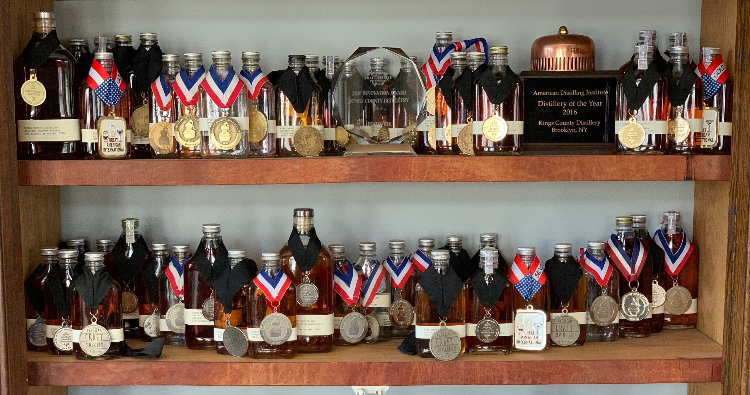 I premi e le medaglie assegnati alla Kings County Distillery di New York