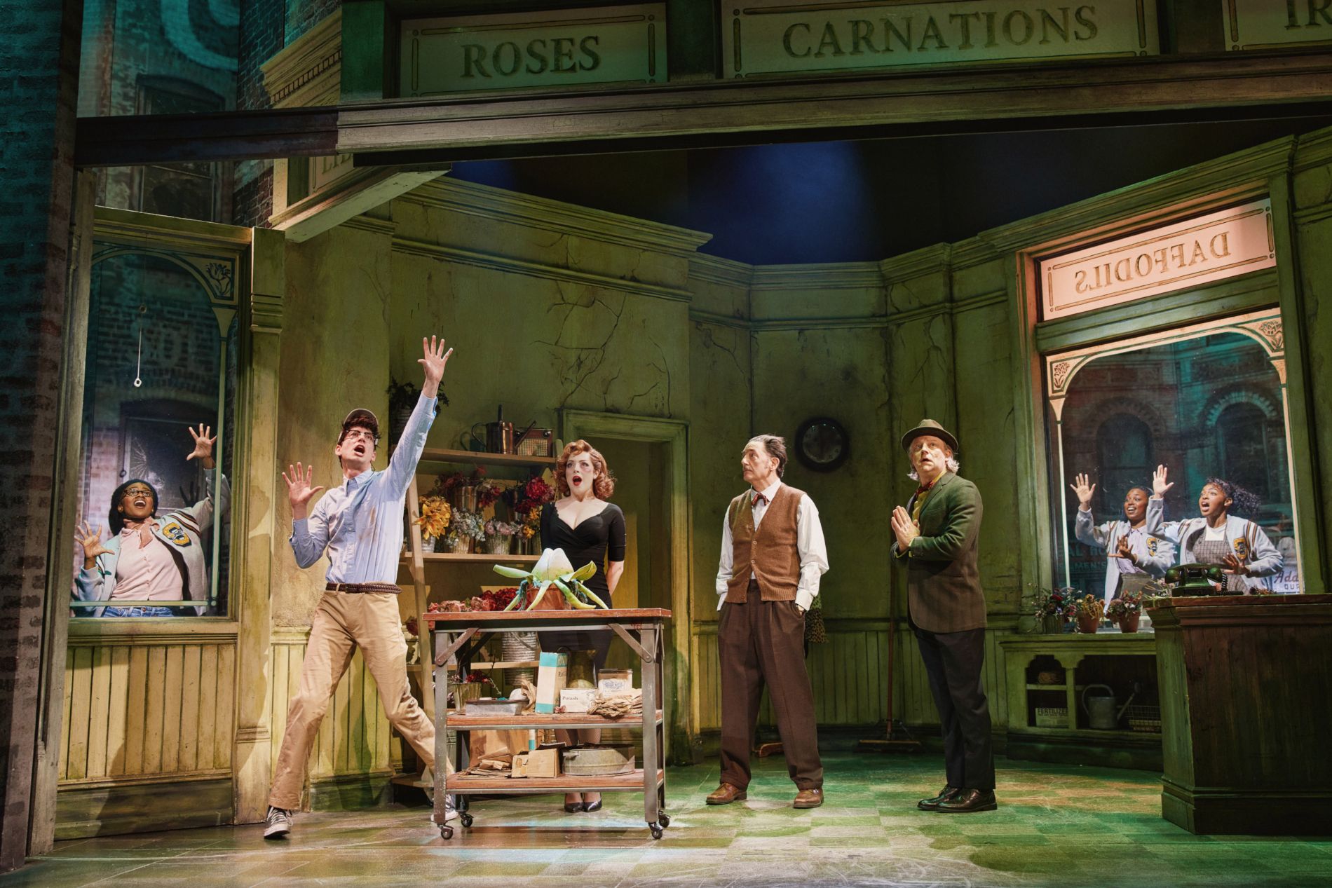 Cantanti del musical Little Shop of Horrors a New York