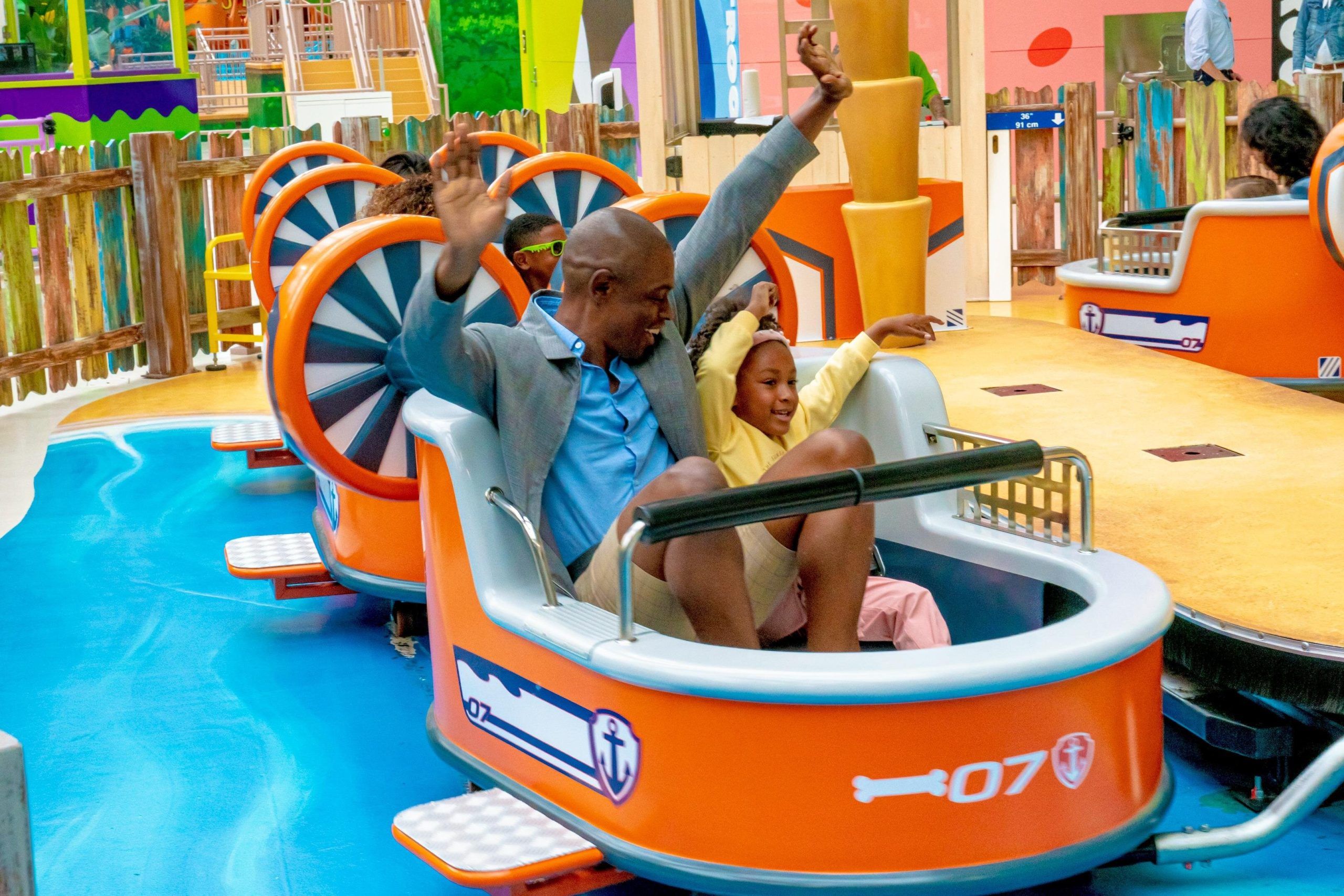 Papà e sua figlia al parco Nickelodeon Universe New York