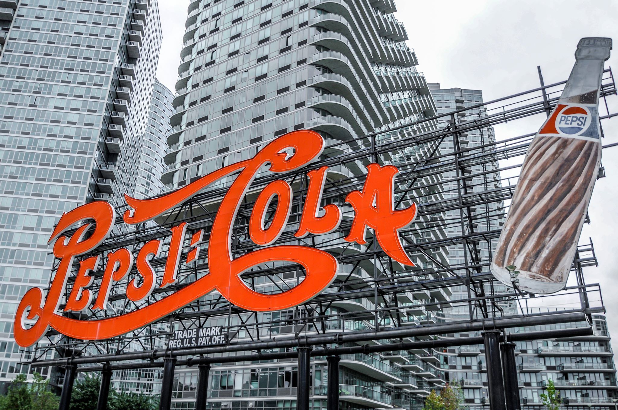 Dove si trova il cartellone pubblicitario Pepsi Cola a New York?