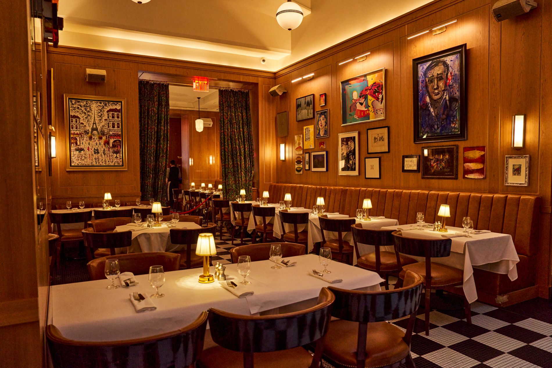 Sala del ristorante Paris Bar a New York