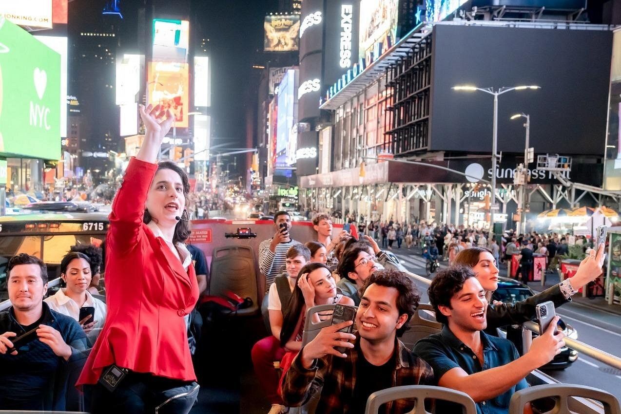 Guida a bordo di un autobus turistico a New York