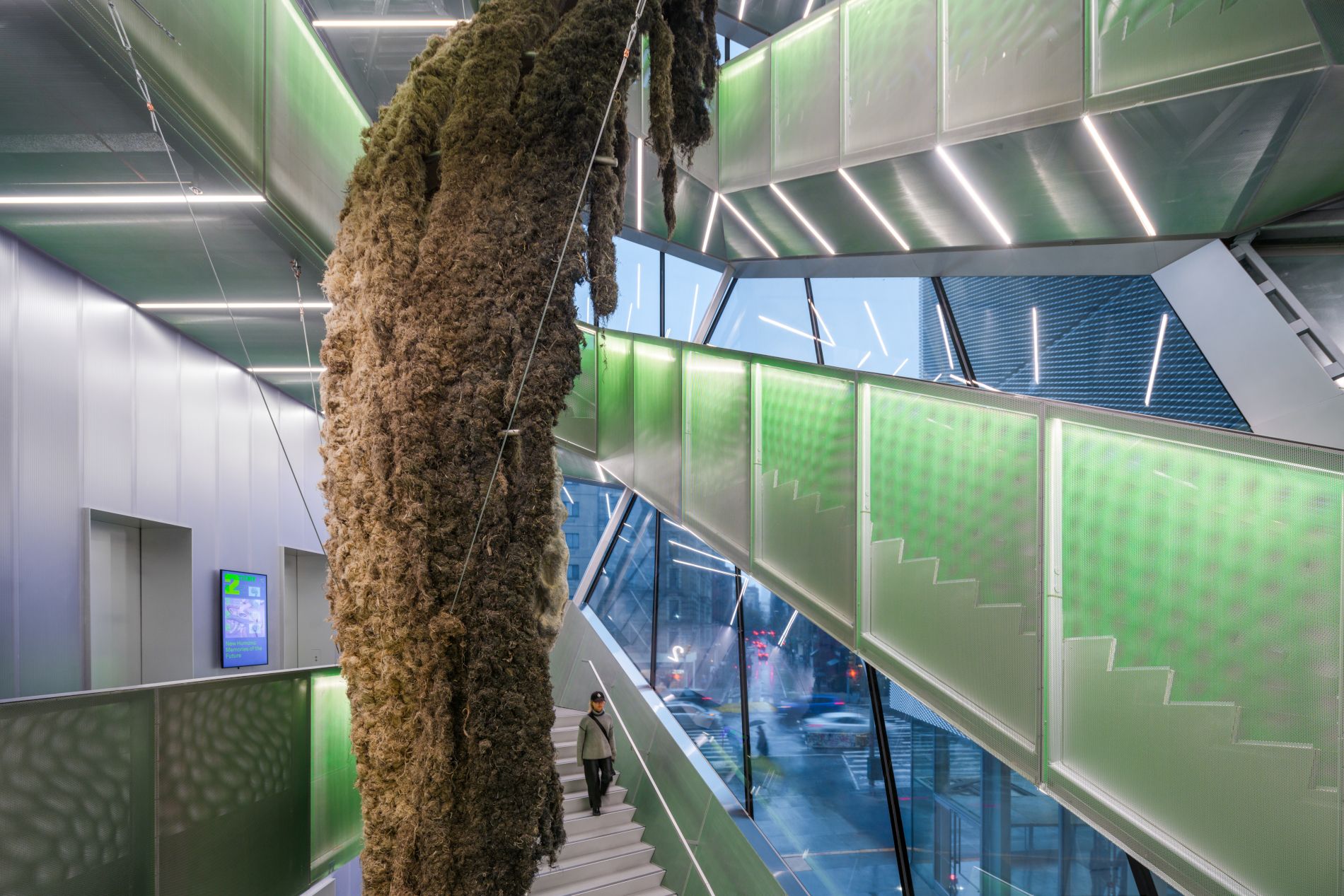 Installazione artistica nelle scale del New Museum a New York
