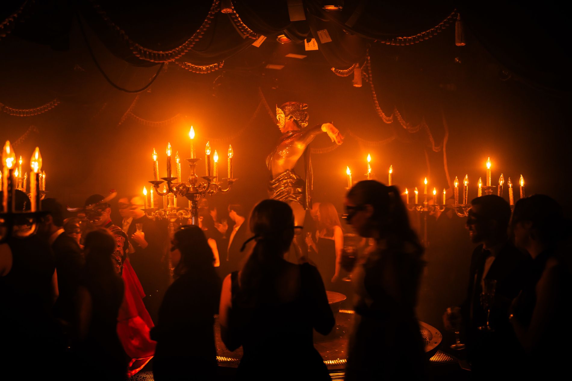 Danseuse dans la comédie musicale Masquerade à New York