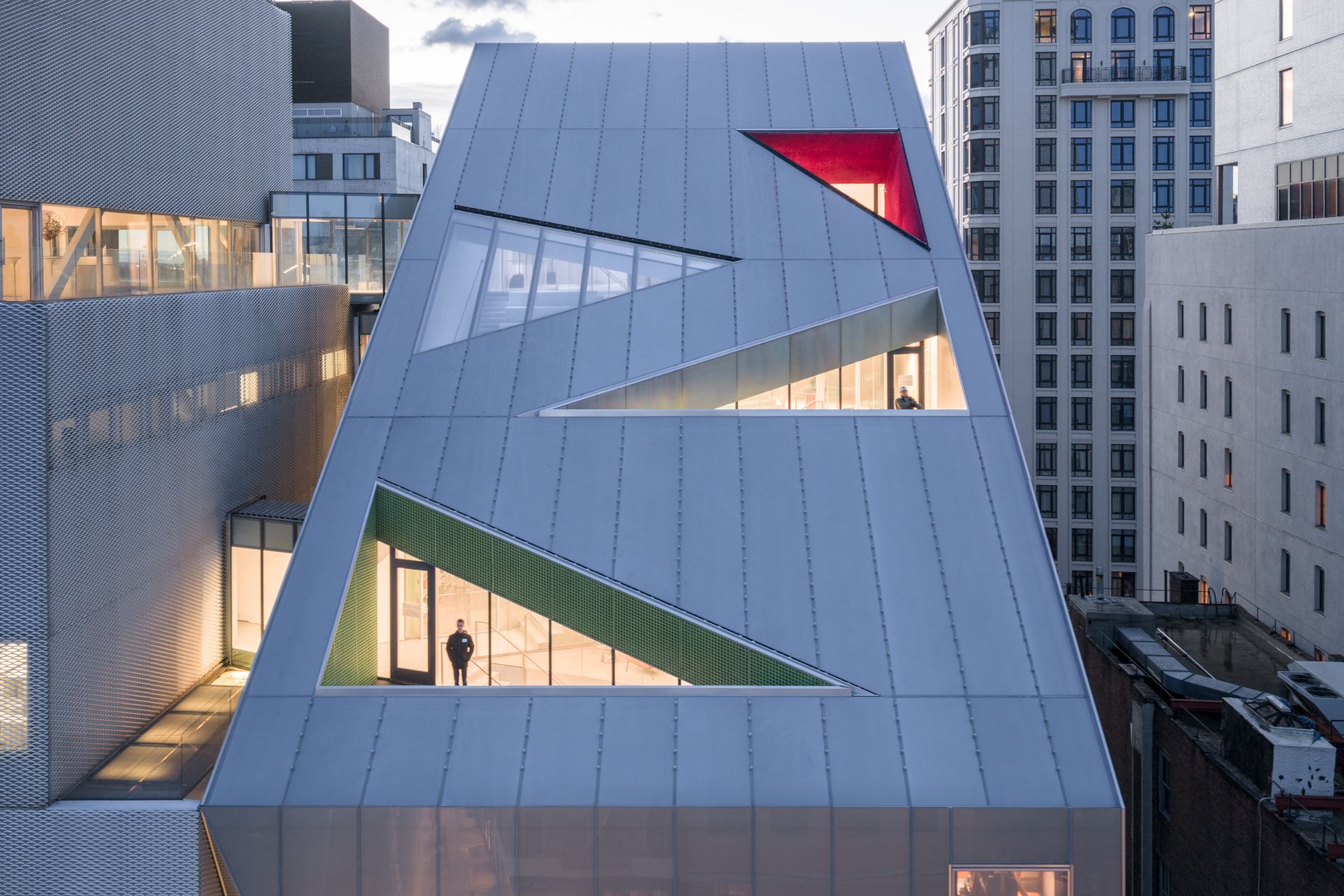 La sommità della nuova ala del New Museum of Contempory Art di New York