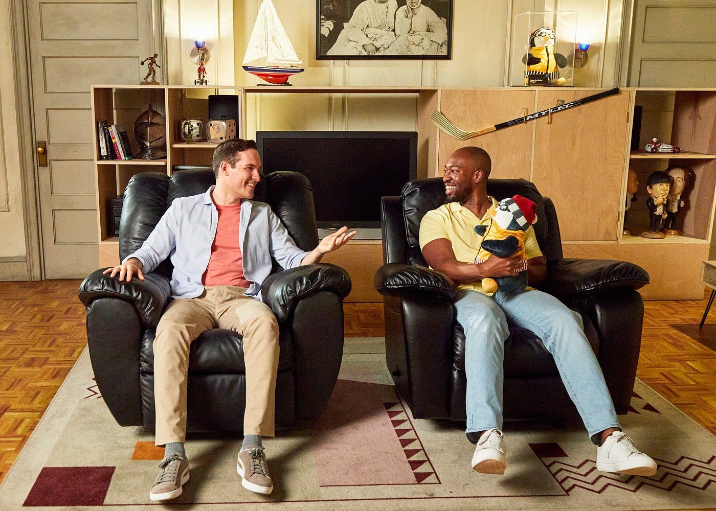 touristes prenant la pose dans un décor de la série Friends